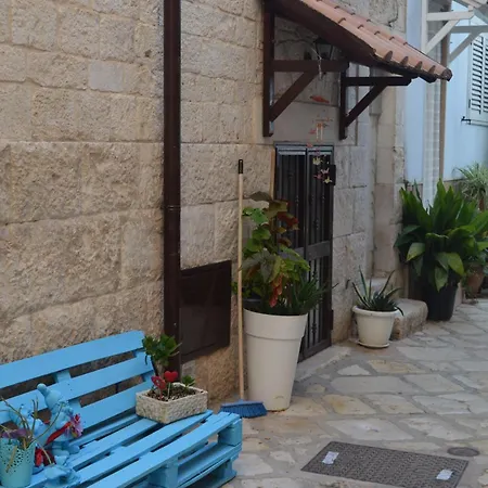 Geometric Blue ゲストハウス 3*